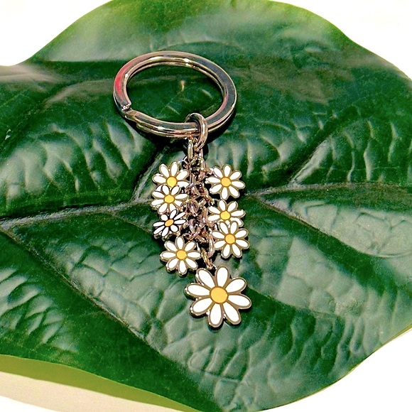 Coach Accessories - COACH Daisy Dangle Silver Key Ring